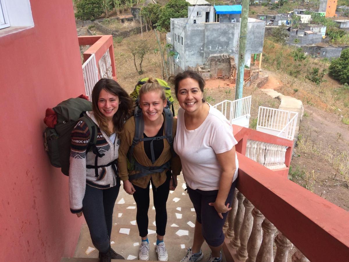 Gira Lua Guest House Igreja Exterior foto